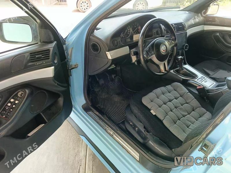BMW E39, 1998