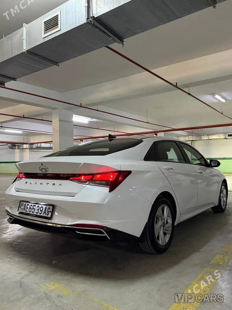 Hyundai Elantra, 2021