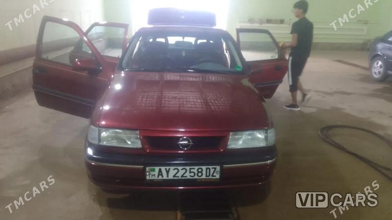 Opel Vectra, 1993