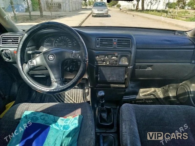 Opel Vectra, 1988