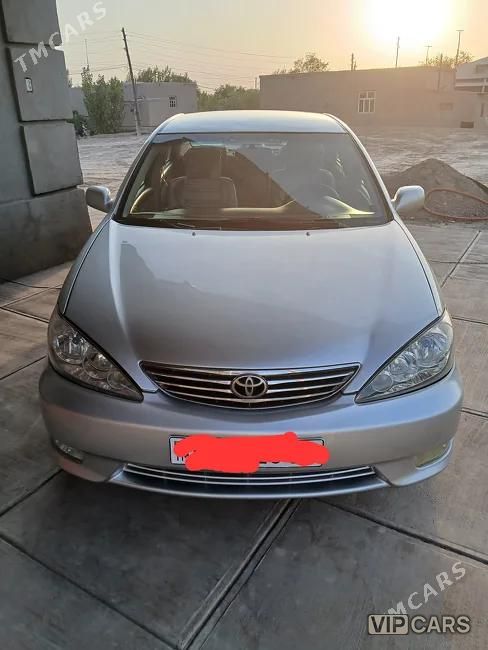 Toyota Camry, 2005