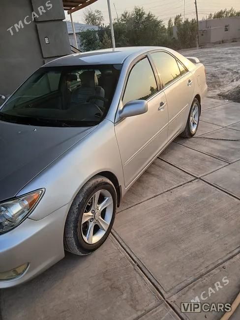 Toyota Camry, 2005