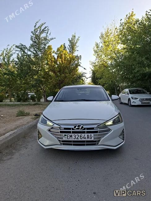 Hyundai Elantra, 2018