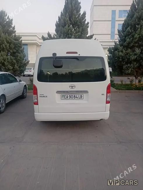 Toyota Hiace, 2015