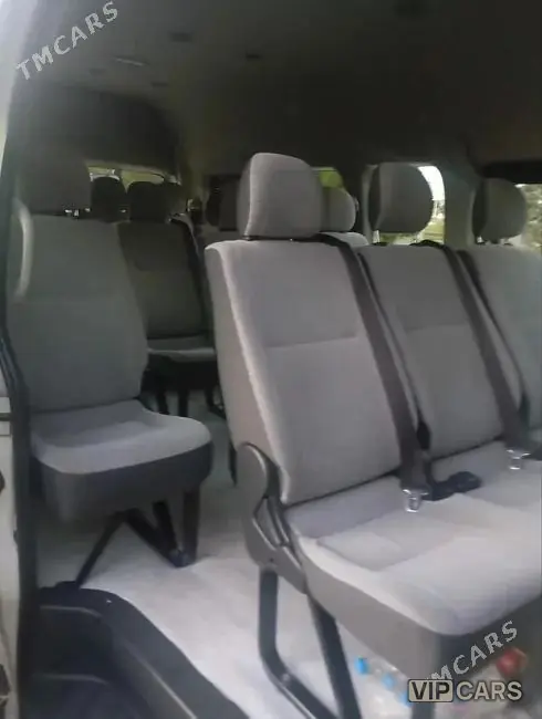 Toyota Hiace, 2015 — фото 4