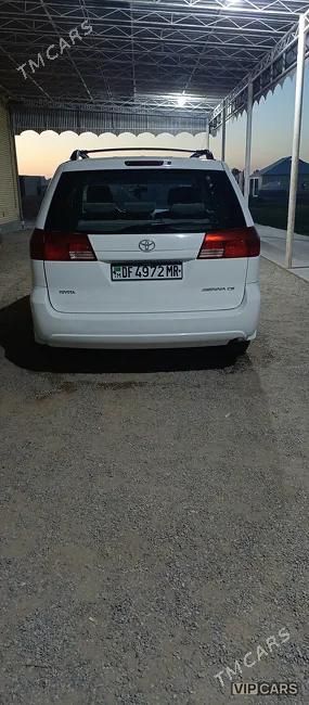 Toyota Sienna, 2005