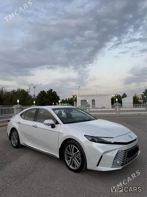 Toyota Camry, 2025 — фото 3