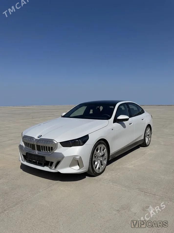 BMW 530, 2024