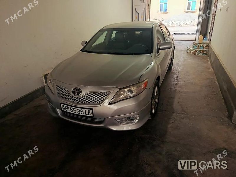 Toyota Camry, 2010