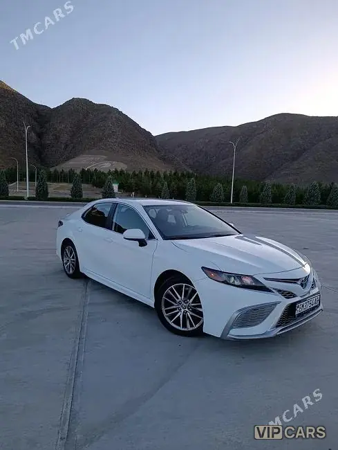 Toyota Camry, 2021 — фото 1