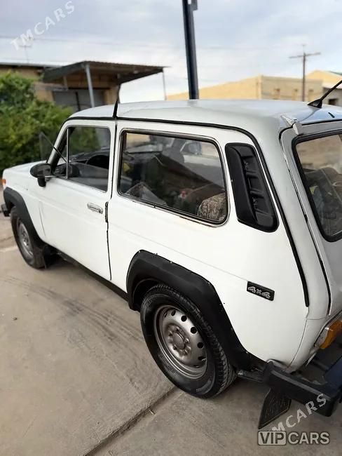 Lada Niva, 1982