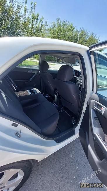Kia Cerato, 2010