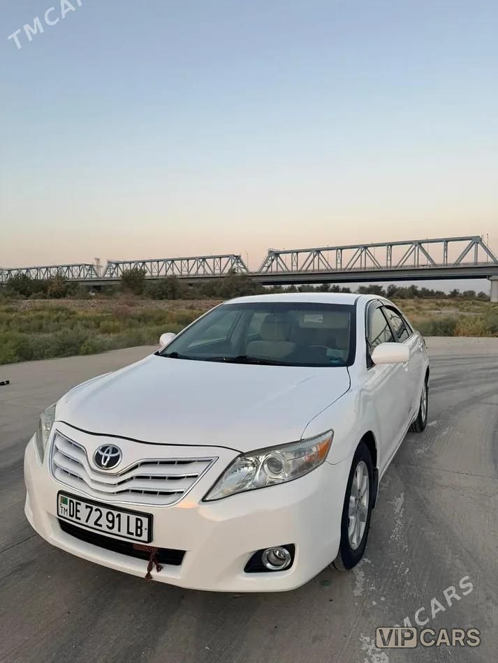 Toyota Camry, 2011