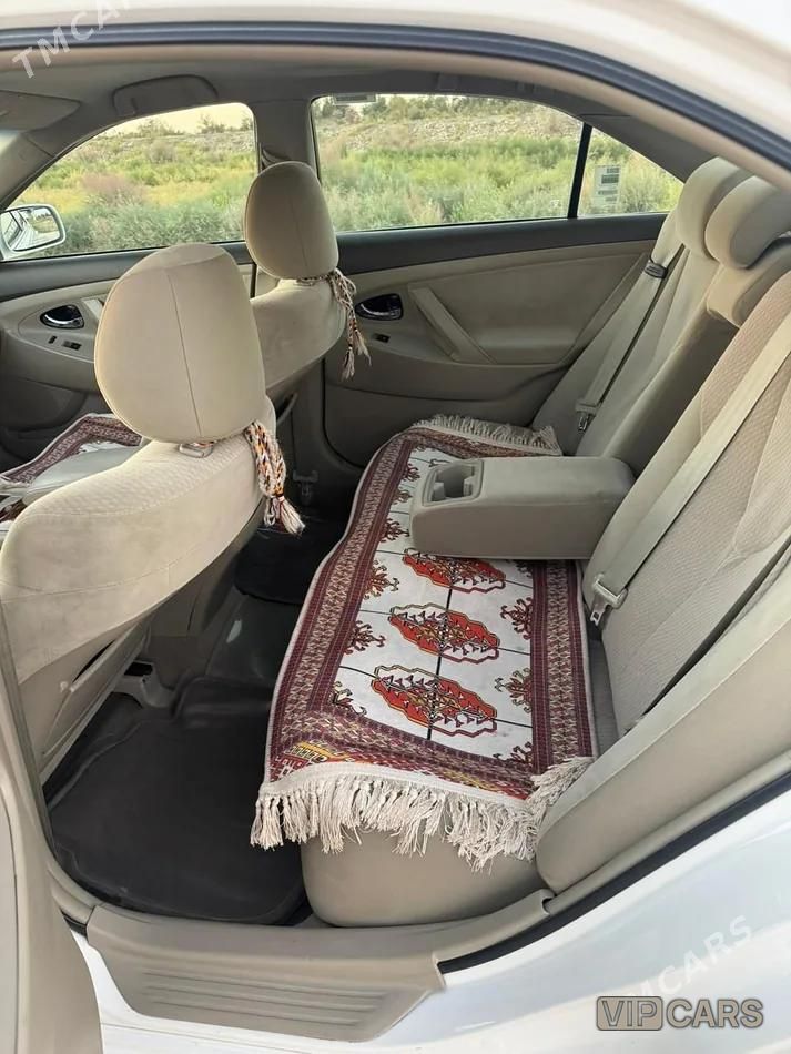 Toyota Camry, 2011
