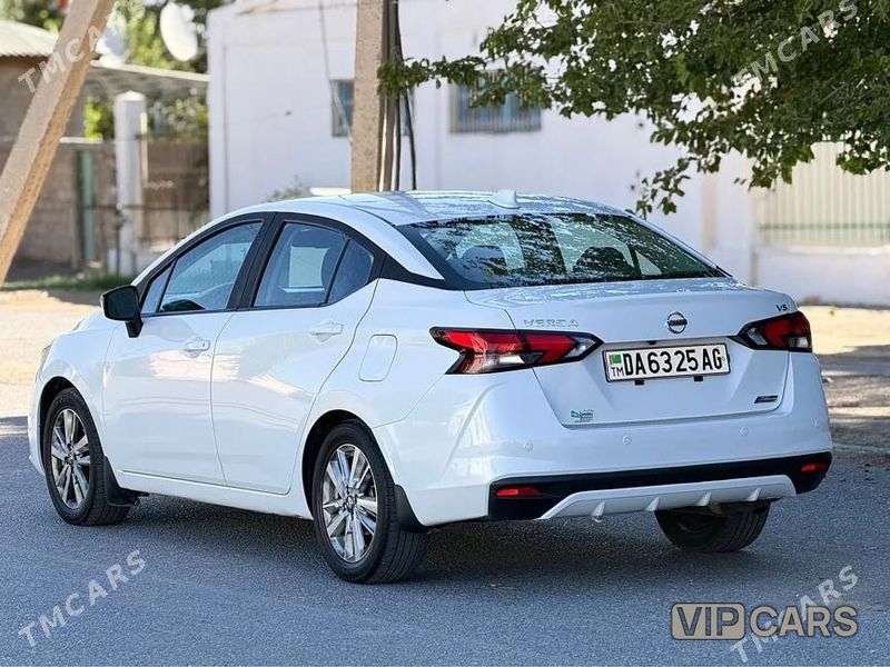 Nissan Versa, 2021