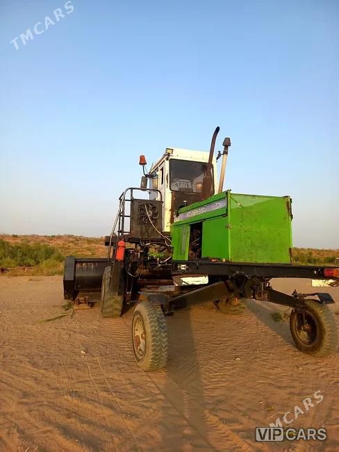 MTZ 82, 2015