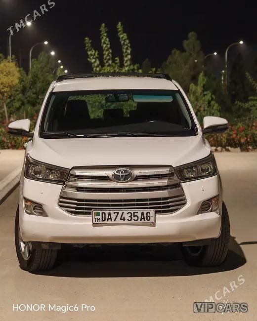 Toyota Innova, 2019