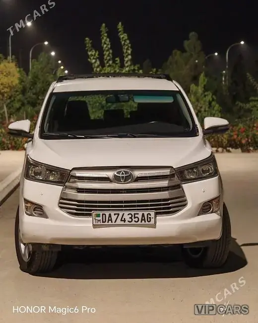 Toyota Innova, 2019 — фото 2