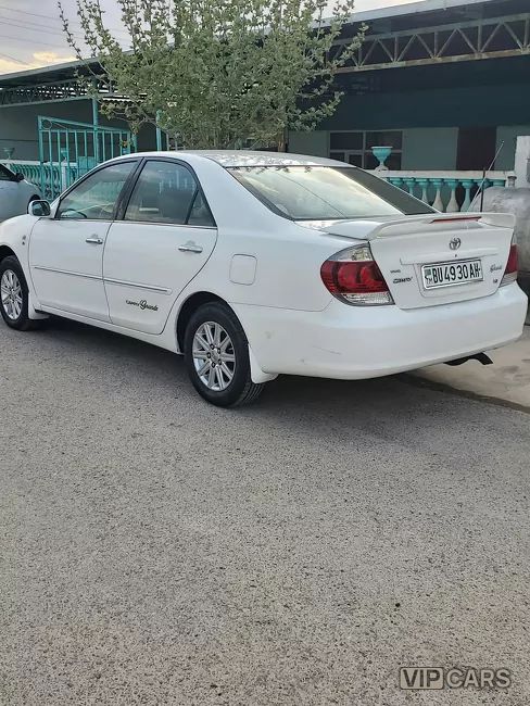 Toyota Camry, 2005