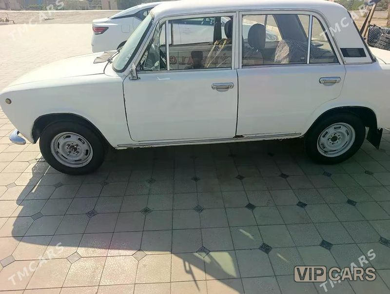 Lada 2104, 1985