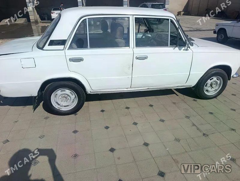 Lada 2104, 1985