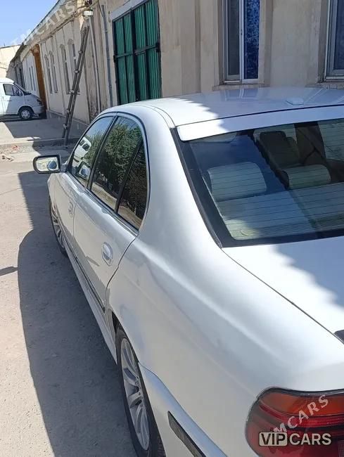 BMW 530, 2001