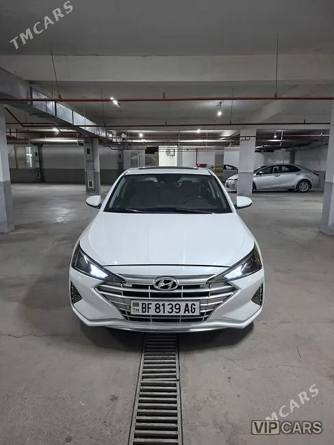 Hyundai Elantra, 2019