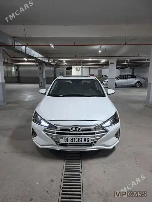 Hyundai Elantra, 2019 — фото 1