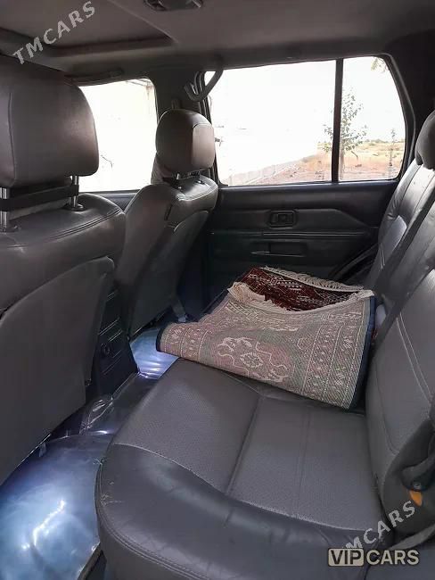 Nissan Pathfinder, 2000