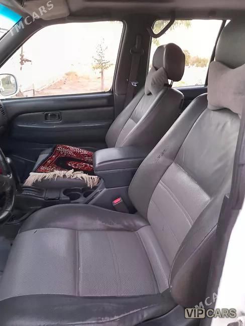 Nissan Pathfinder, 2000