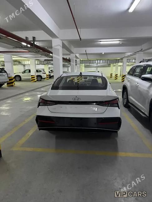 Hyundai Elantra, 2026