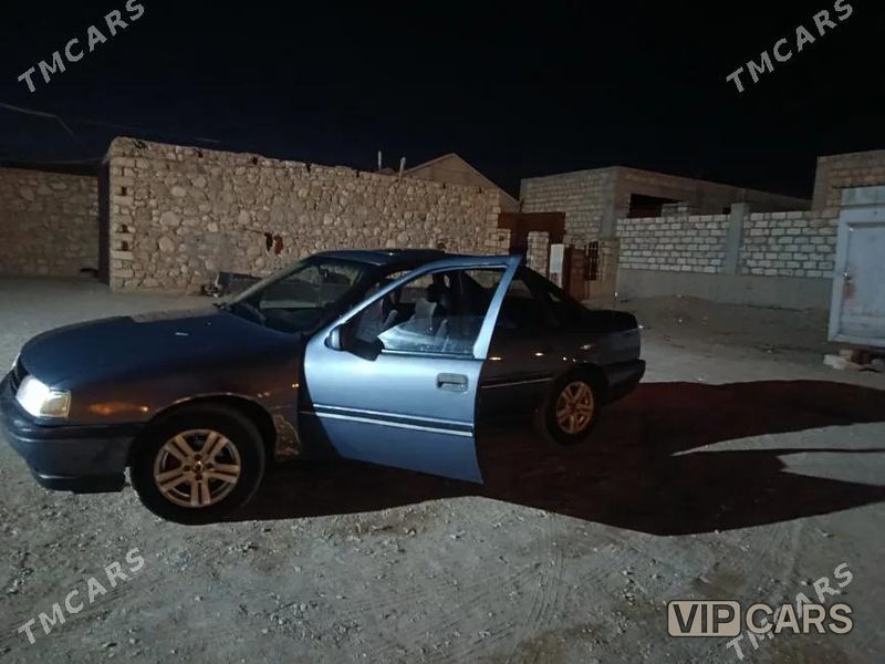 Opel Vectra, 1989