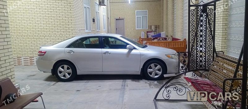 Toyota Camry, 2011