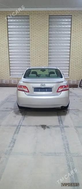 Toyota Camry, 2011
