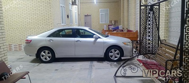 Toyota Camry, 2011
