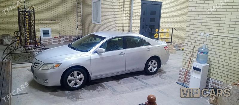 Toyota Camry, 2011