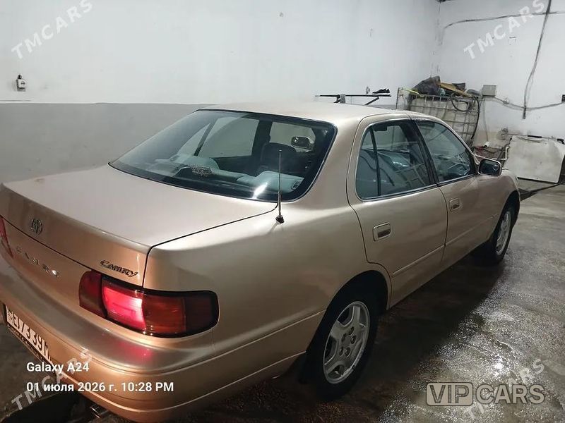 Toyota Camry, 1992