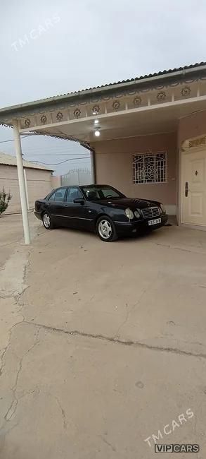Mercedes-Benz E320, 1997