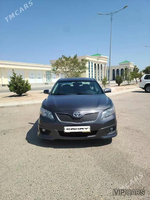 Toyota Camry, 2010