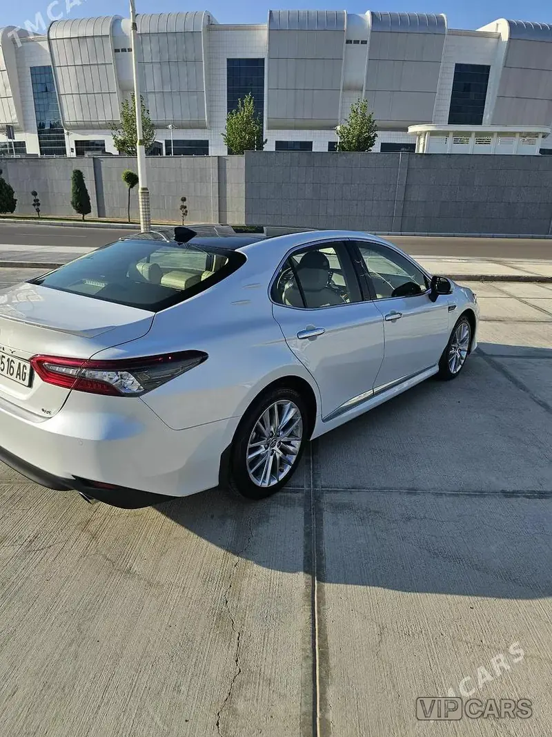 Toyota Camry, 2023 — фото 4