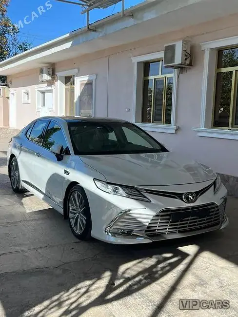 Toyota Camry, 2021 — фото 1
