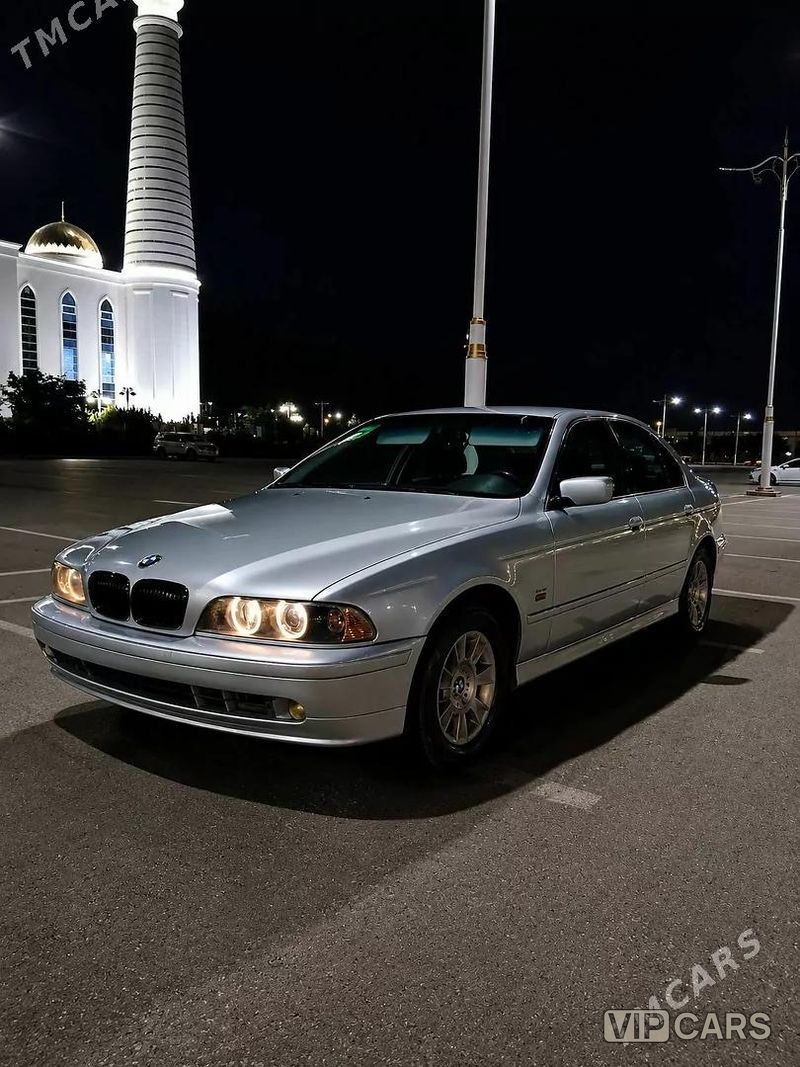 BMW 528, 2001