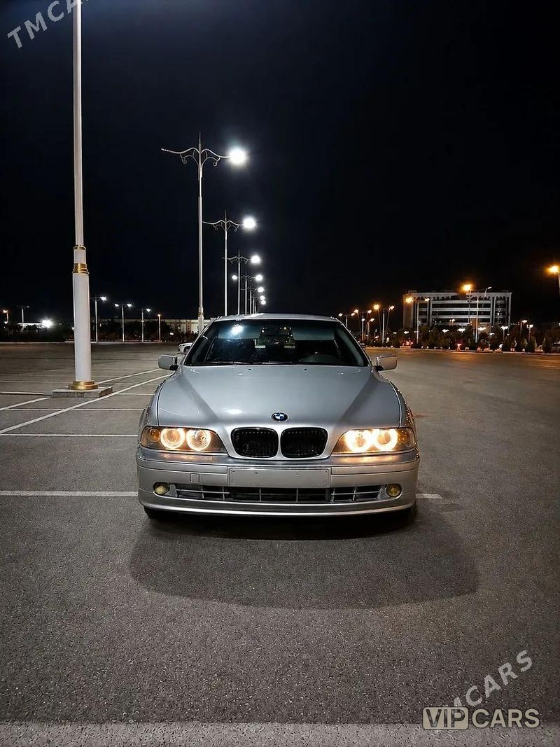 BMW 528, 2001