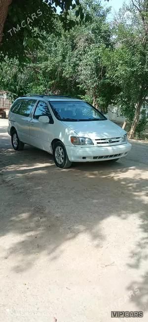 Toyota Sienna, 1999