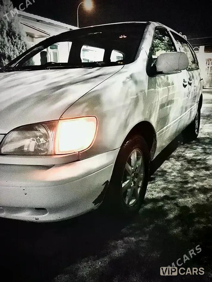 Toyota Sienna, 1999