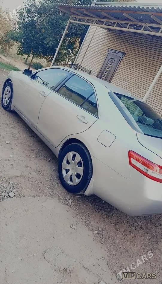 Toyota Camry, 2010
