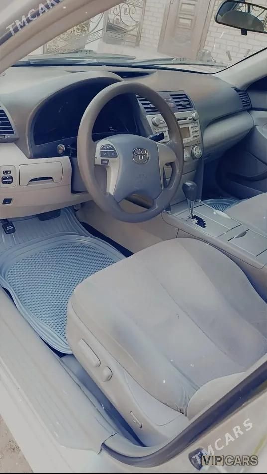 Toyota Camry, 2010