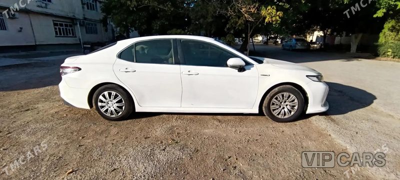 Toyota Camry Hybrid, 2022