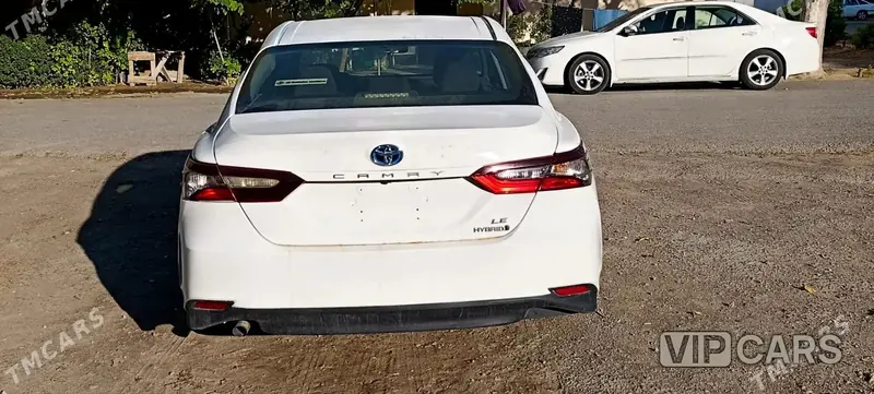 Toyota Camry Hybrid, 2022 — фото 4