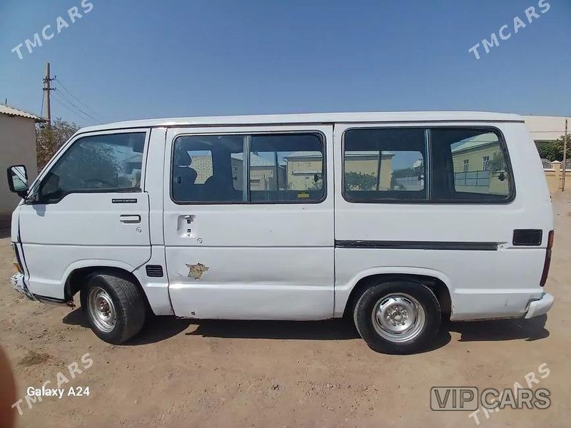 Toyota Hiace, 1989